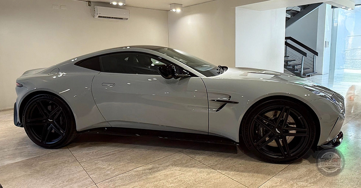 Aston Martin Vantage