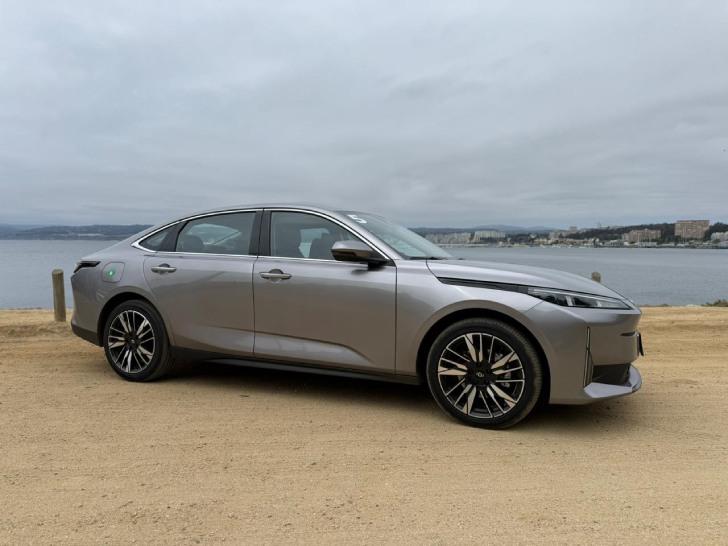 Changan Eado Plus iDD